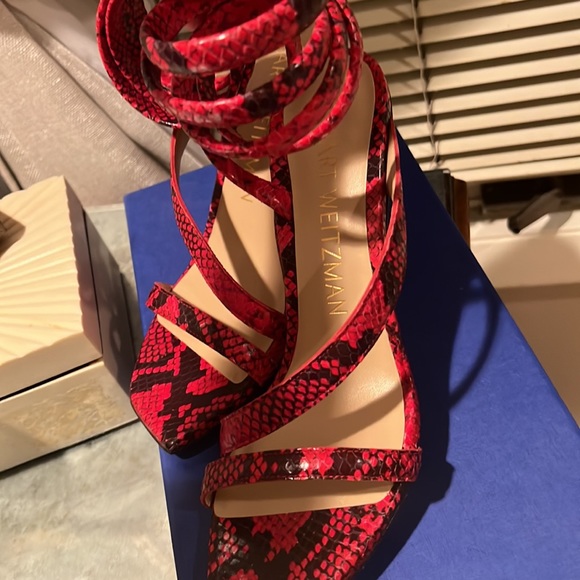 Stuart Weitzman heels.  lipstick red printed python size 8.5 - Picture 4 of 4